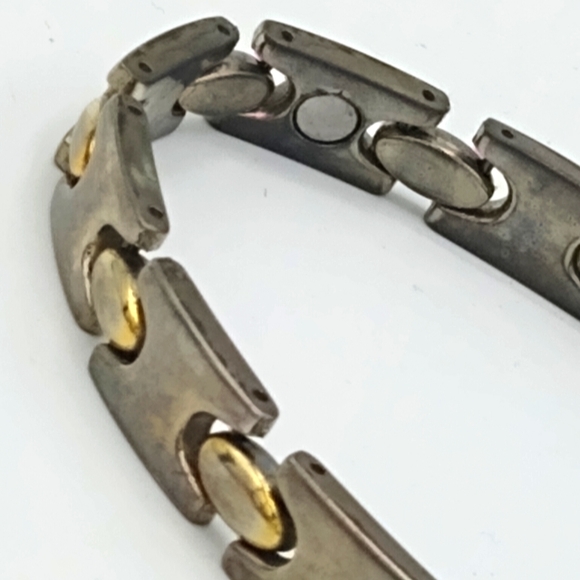 Two tone Flat Link Box clasp Bracelet - Picture 8 of 9